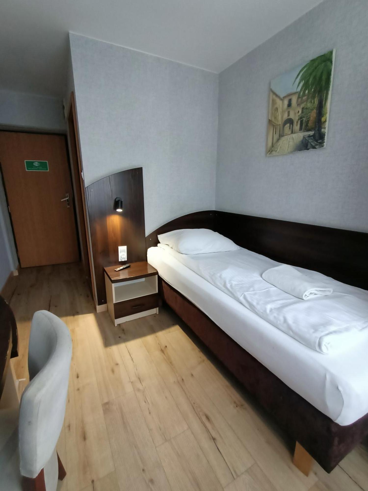 Hotel Pomorski Bromberg Zimmer foto